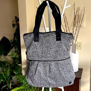 🖤🤍Lululemon Black & White Print Large Tote Bag with Shoulder Strap-New